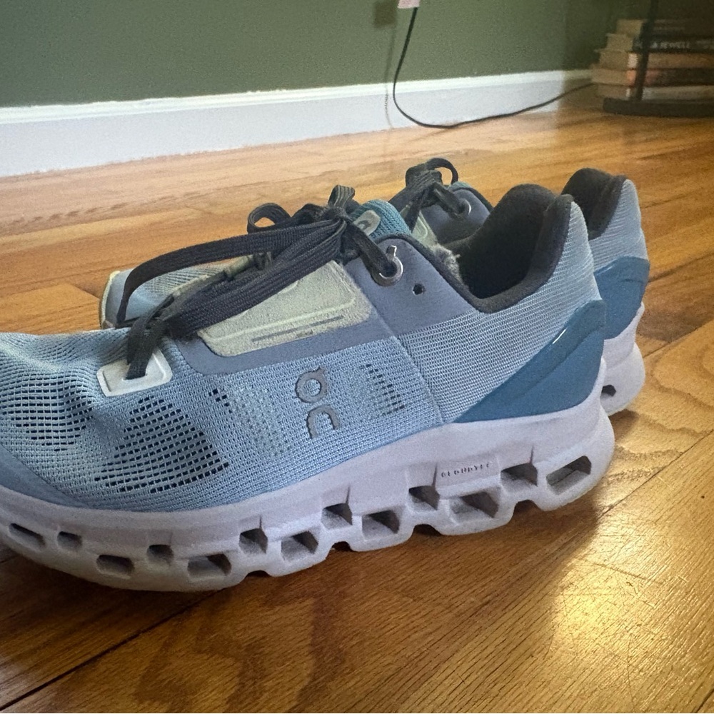 On Running Cloudstratus in Blue and Gray
